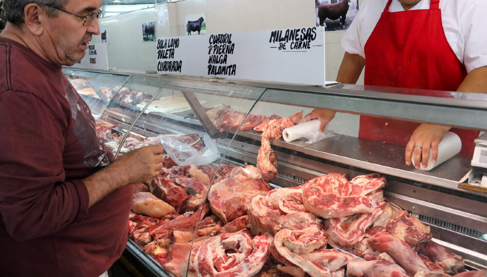 En los gastos familiares, la carne sigue postergada y vuelve a ser un techo para las subas de la hacienda